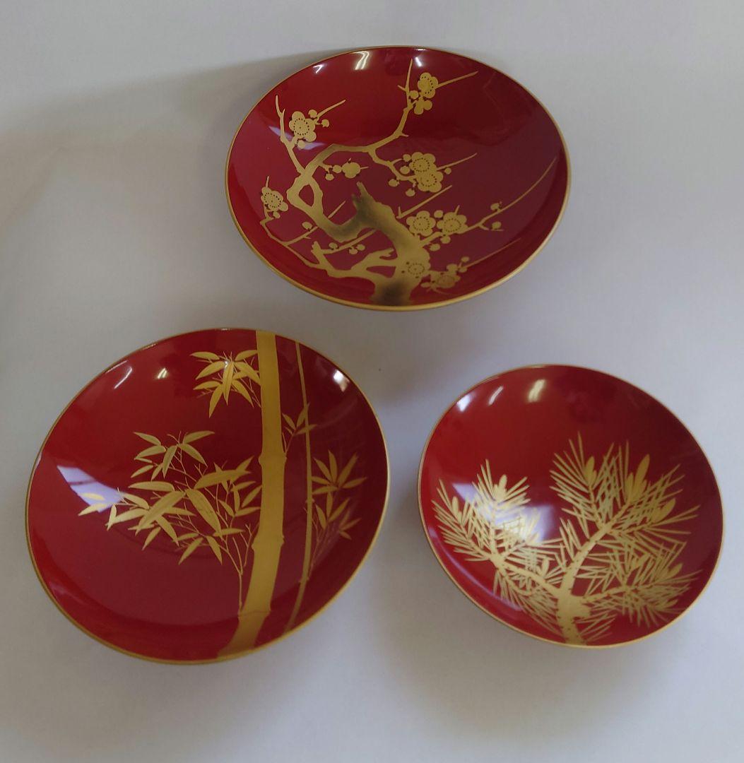 漆塗　木盃　丁字台付　松竹梅　三ッ組盃