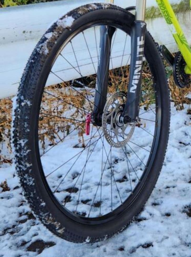 31日まで mavic ホイール、タイヤ前後セット