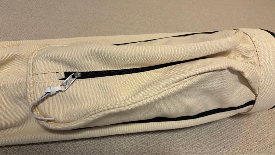 JONES ゴルフバッグ・キャディバッグ クリーム色　Jones刺繍付