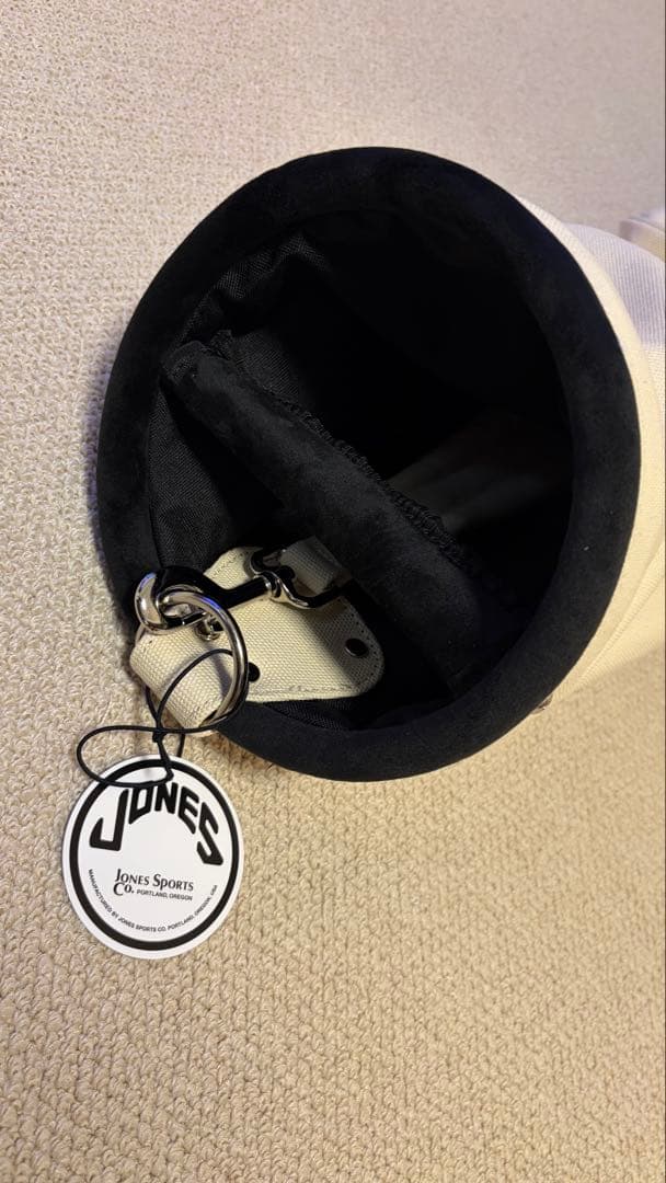 JONES ゴルフバッグ・キャディバッグ クリーム色　Jones刺繍付