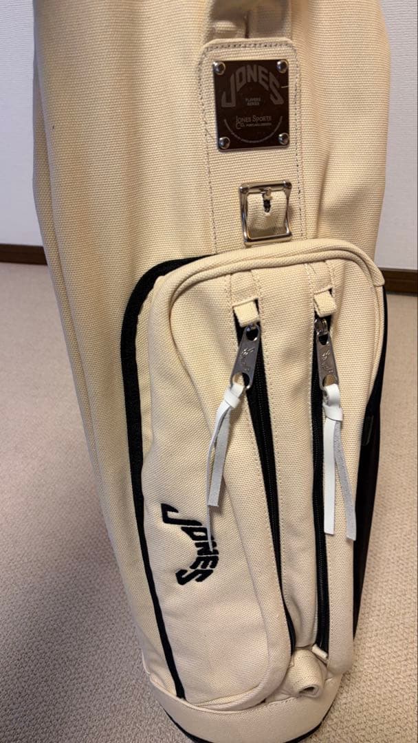 JONES ゴルフバッグ・キャディバッグ クリーム色　Jones刺繍付