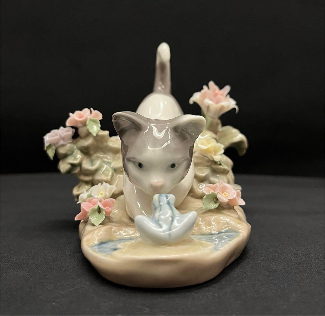 g*o様 リヤドロ LLADRO 陶器人形「にらみ合い 猫 蛙 花」フィギュリン