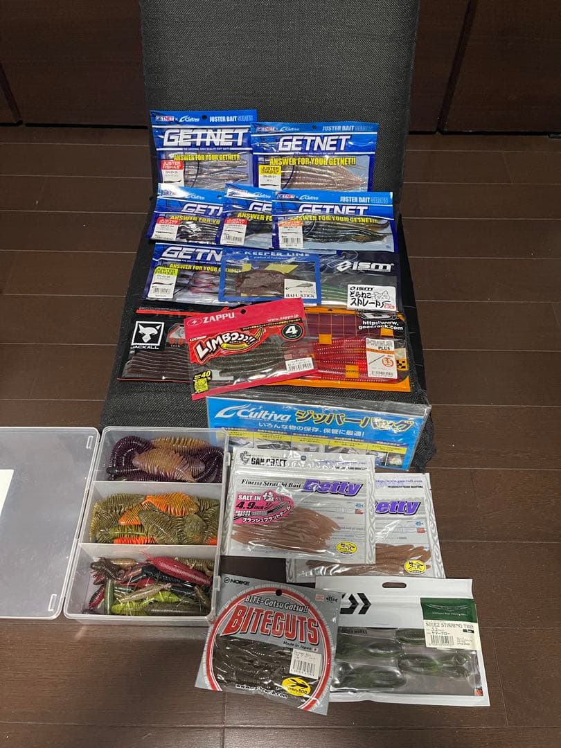 フィッシングルアーとアクセサリーセット