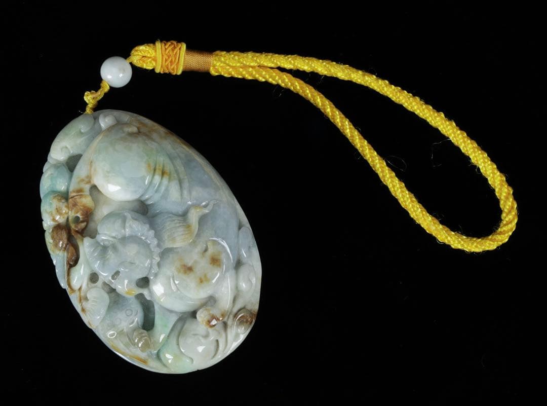 【中国美術】天然翡翠 青翡翠　手彫 獅子龍細密彫刻 握り石根付 ペンダント 紐付