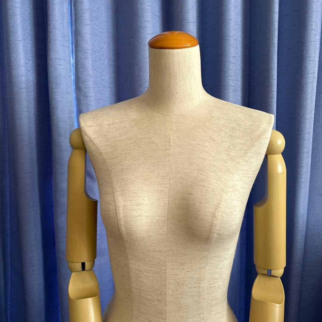 トルソー　可動式ベージュフルボディマネキン　アーム付き