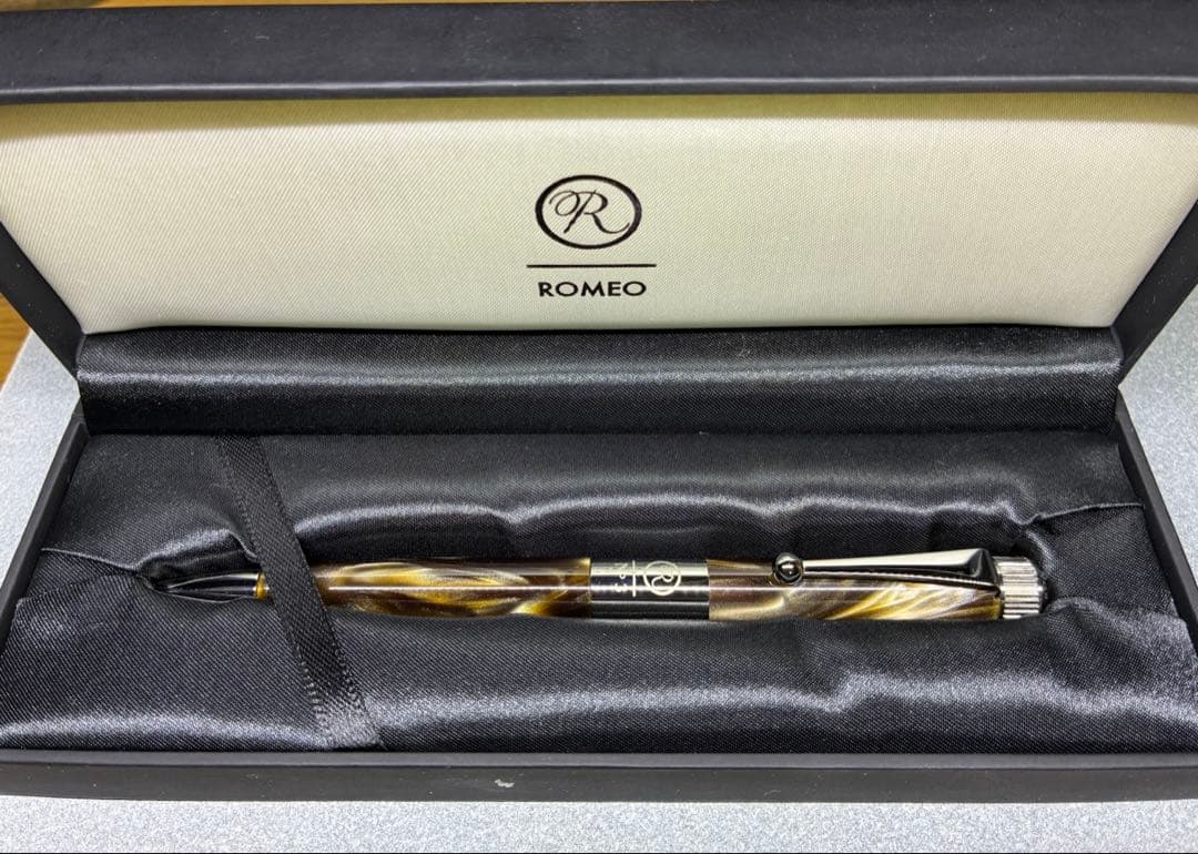 【試し書きのみ】伊東屋 ROMEOロメオNo.3 ボールペン 細軸