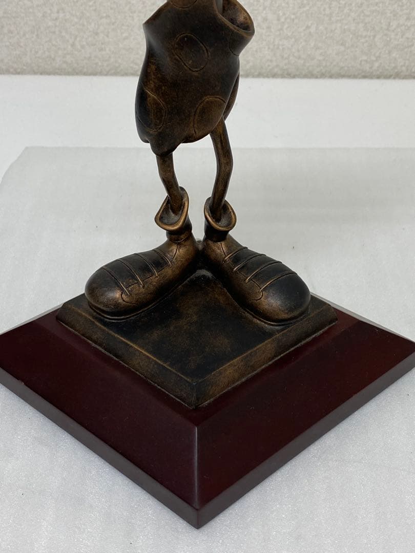 3-2702 ディズニー グーフィー 体操ポーズ ブロンズトーン 彫像 置物