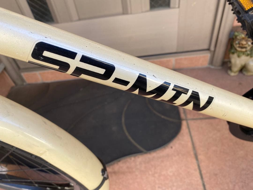 ミニベロ　6段変速　アイボリー　足立区引き取りのみ