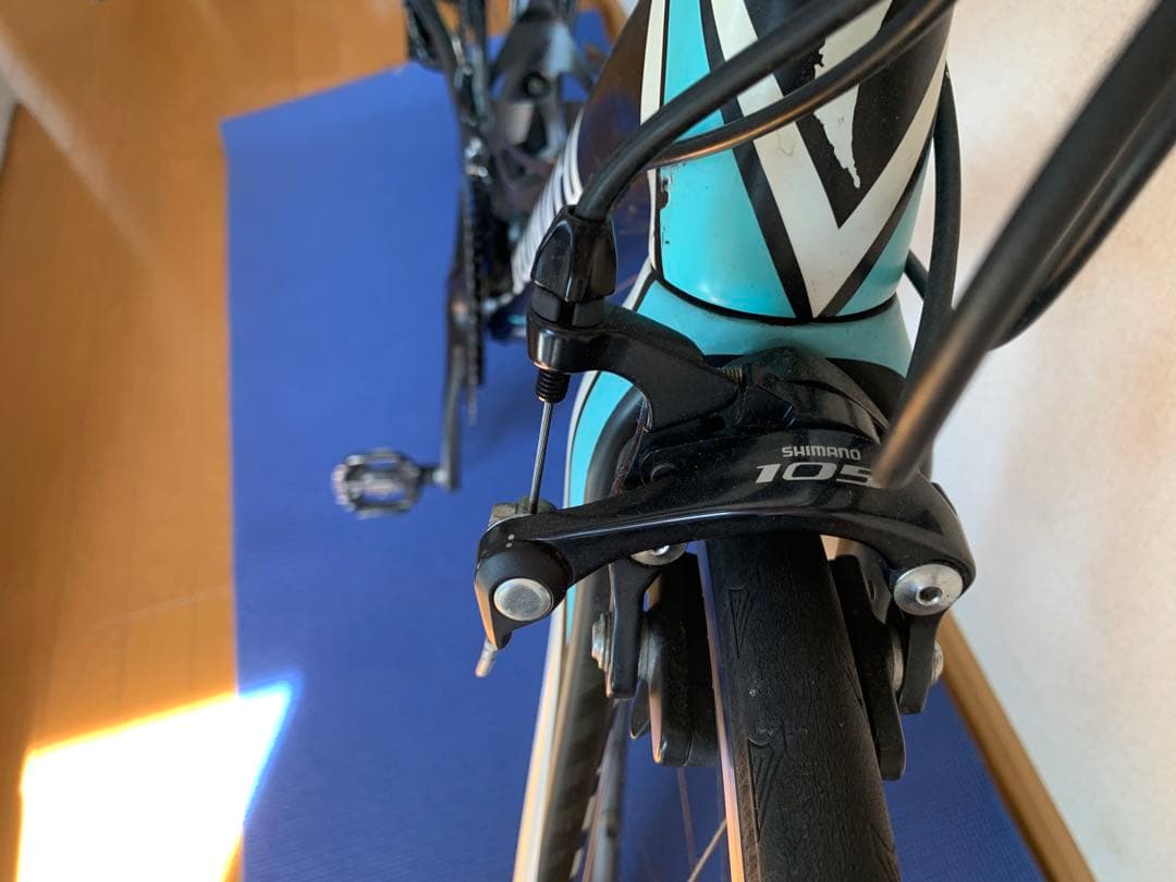 スペシャライズド　アミラ　カーボン　ロードバイク　105