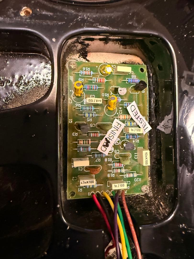 Fenderストラトブラック ボディ