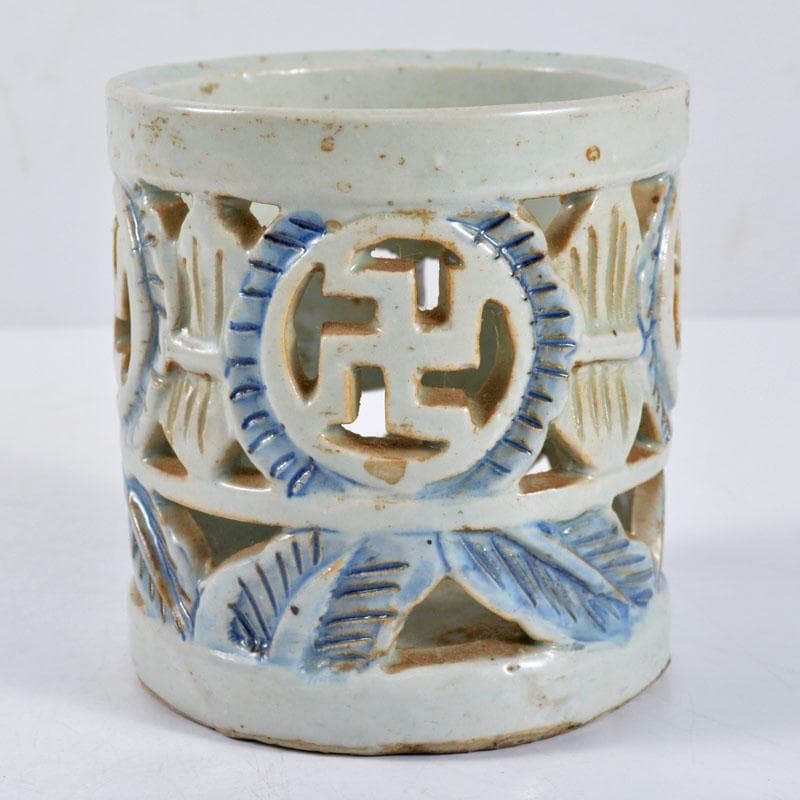 朝鮮　李朝　高麗白磁　染付　鏤雕卍葉文透かし　筆筒　G　R4660