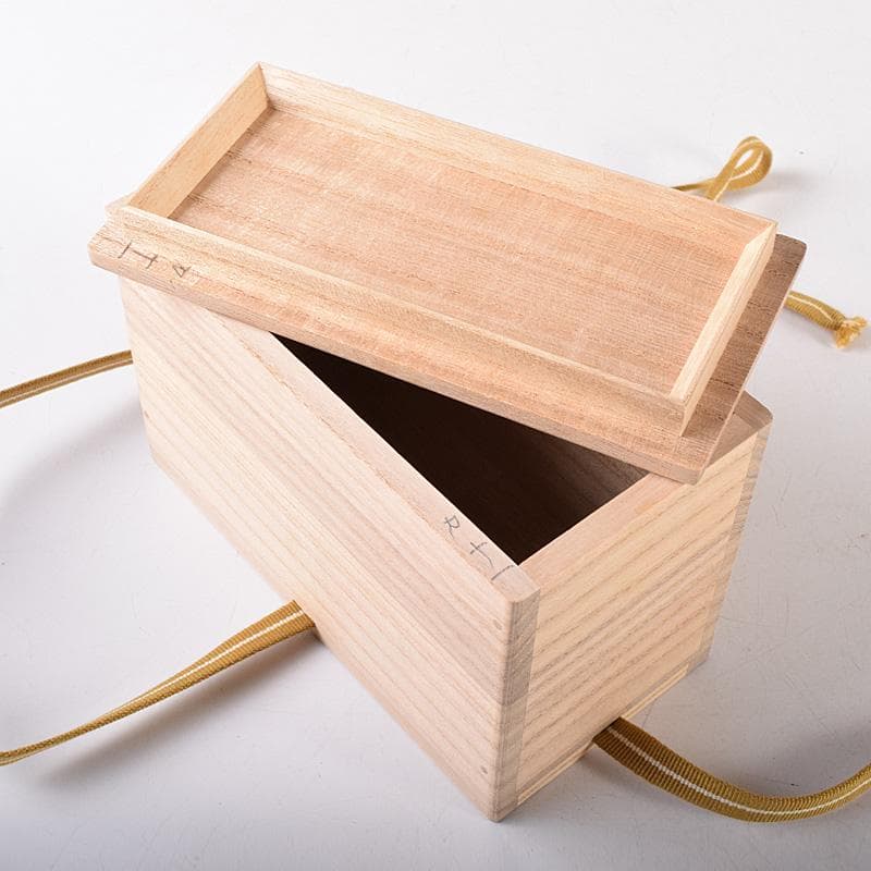 茶道具　鯛　香合　在銘　共箱　V　7480