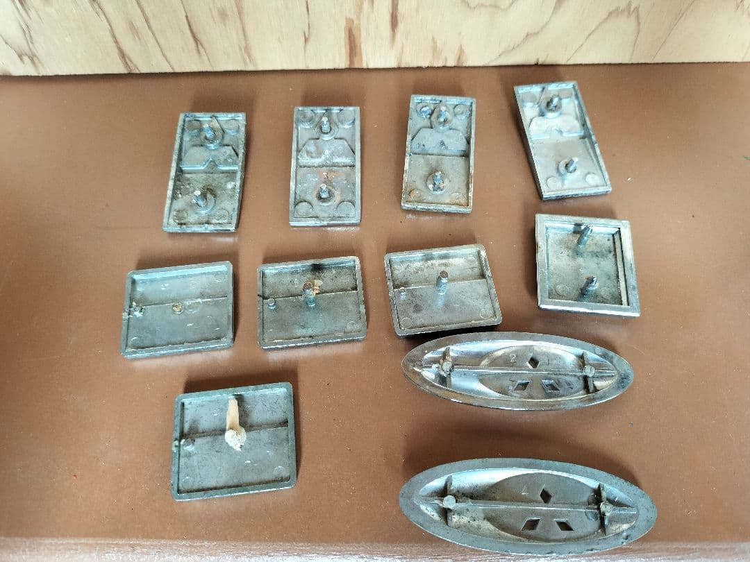 三菱　エンブレム