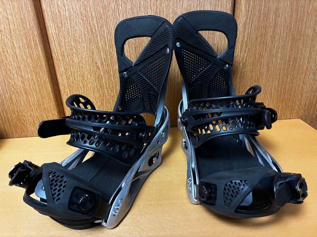 バートンBURTONバインディング【レクサ（レディースM）】シルバーフレークラメ