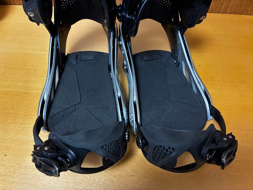 バートンBURTONバインディング【レクサ（レディースM）】シルバーフレークラメ