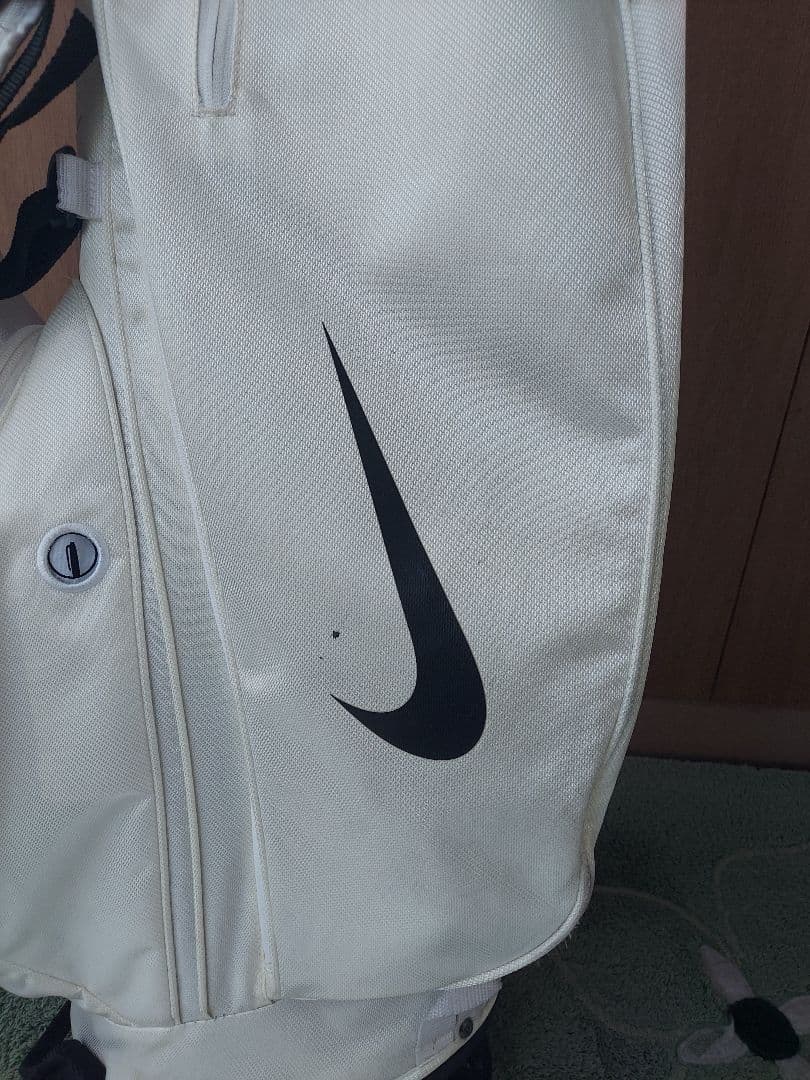 美品 NIKE キャディバッグ 軽量 スタンド式 ナイキ 白