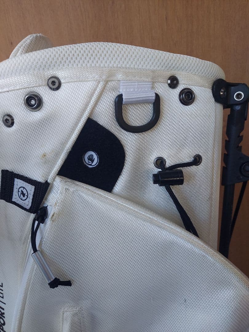 美品 NIKE キャディバッグ 軽量 スタンド式 ナイキ 白