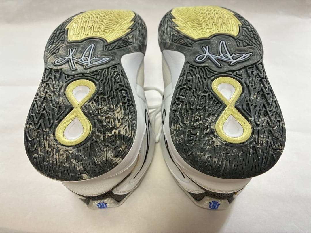 【極希少】NIKE カイリー インフィニティGS 24.5㎝DD0334-102