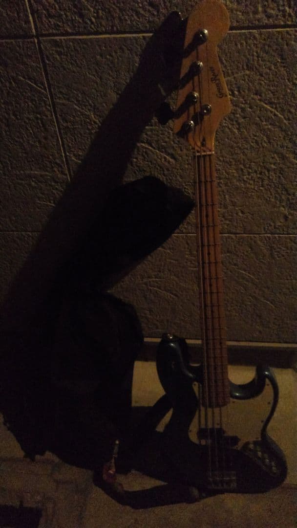 ☆中古ギターです☆ケースつき☆
