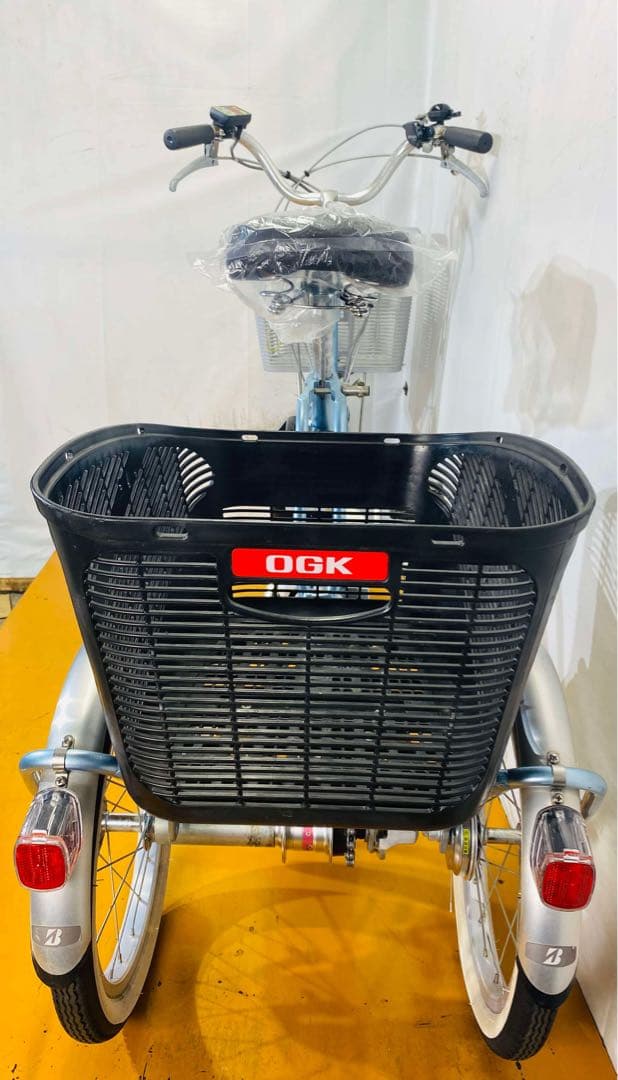 送料無料条件付きBRIDGESTONE 電動アシスト自転車三輪車(18/16型)