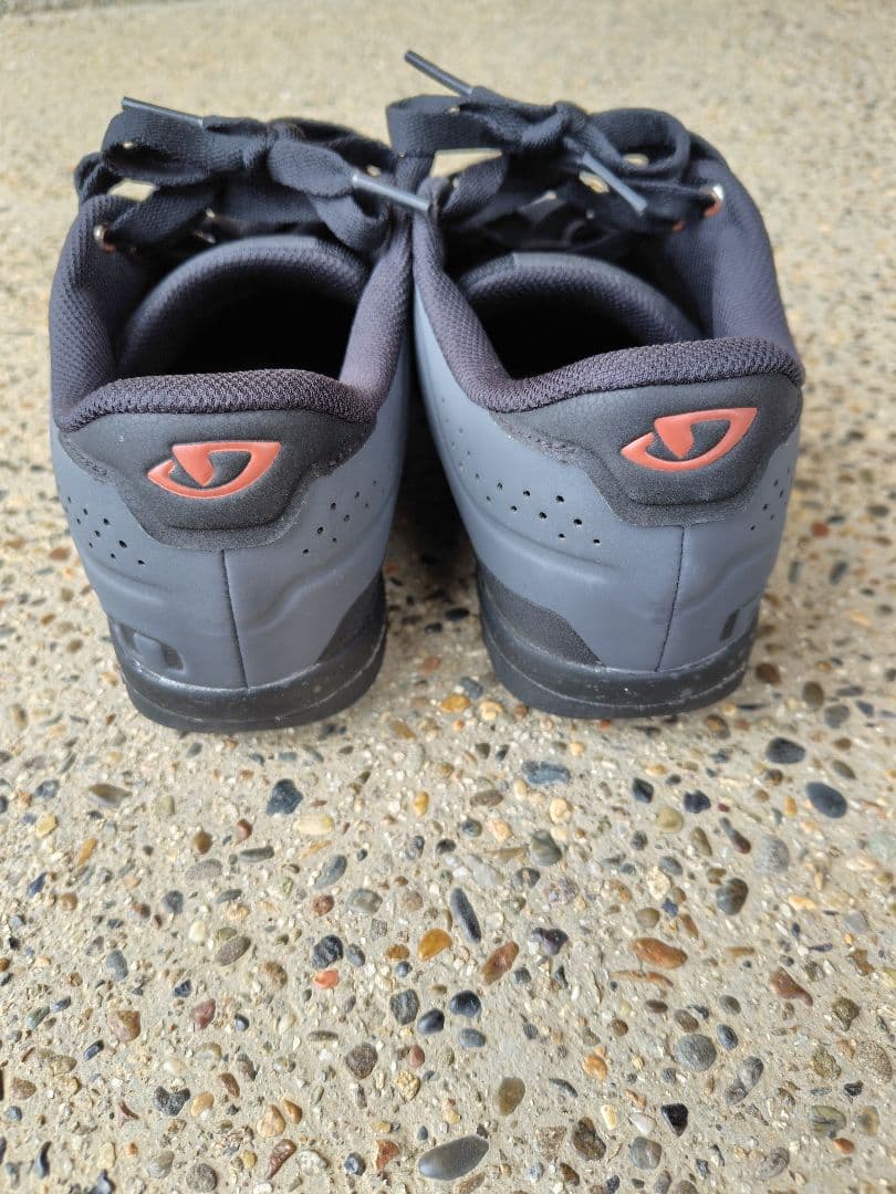 GIRO サイクリングシューズ　LATCH スニーカー グレー 黒 EU40