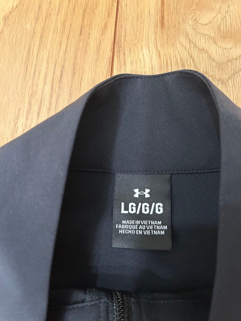 UNDER ARMOUR ブラックジャージ上下セット　セットアップ　Lサイズ