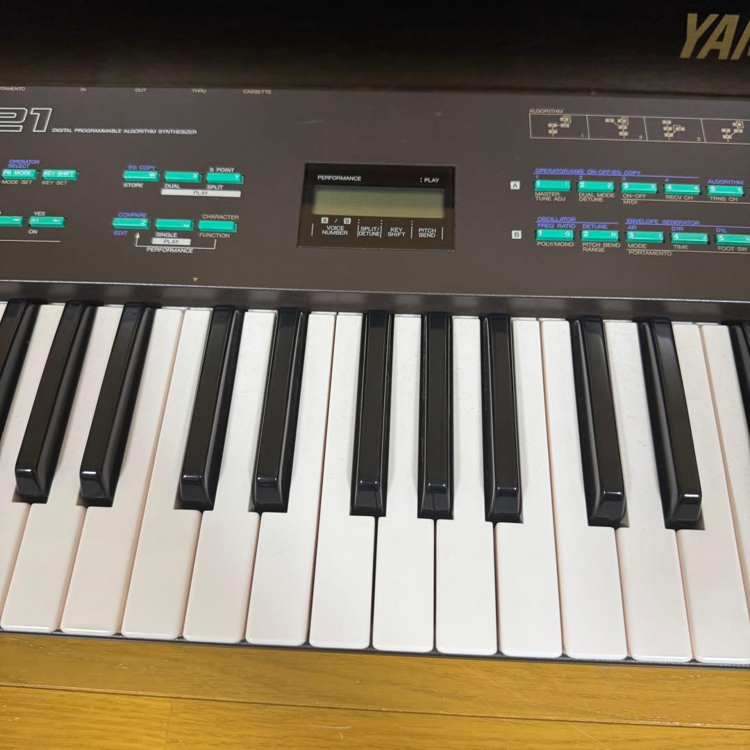 YAMAHA DX21 シンセサイザー　ソフトケース付き　ヤマハ　音楽　作曲