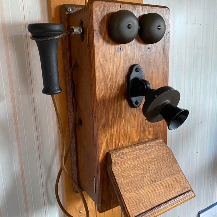 壁掛け電話機　アンティーク