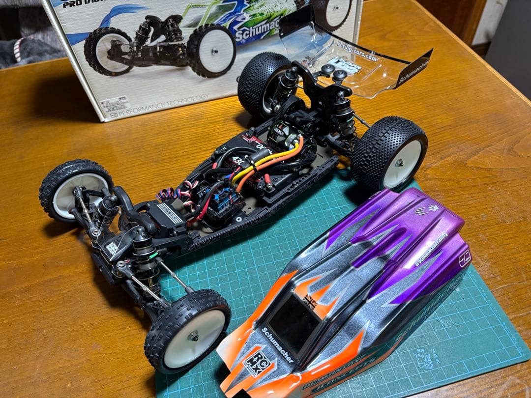 [美品] シュマッカー 2WDバギー クーガーLD2 ボディ・メカ付き 完成品