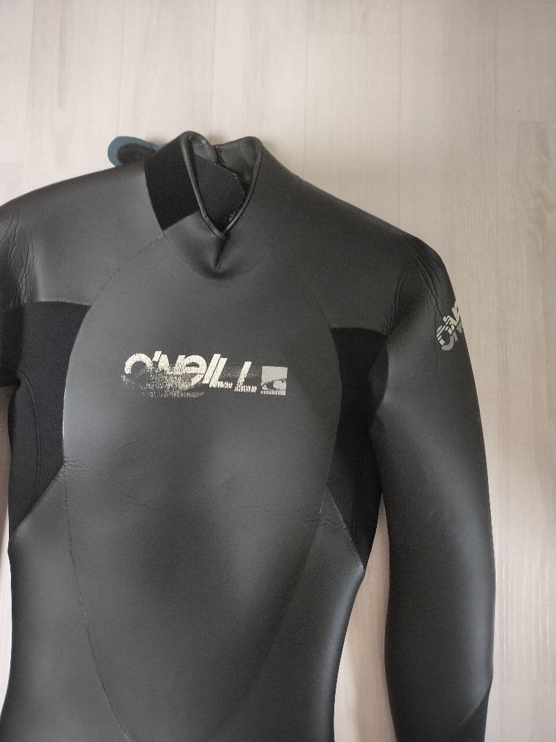 O'Neill ブラック フルスーツ