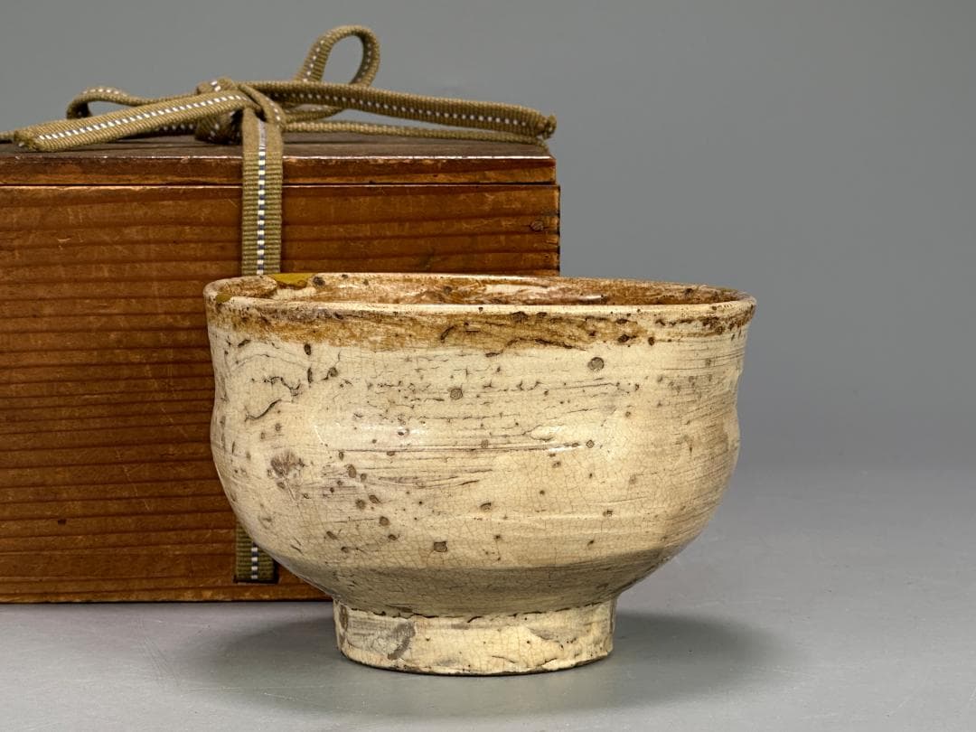 日本美術　桃山時代　美濃　刷毛目茶碗　茶道具　古茶器　時代茶碗