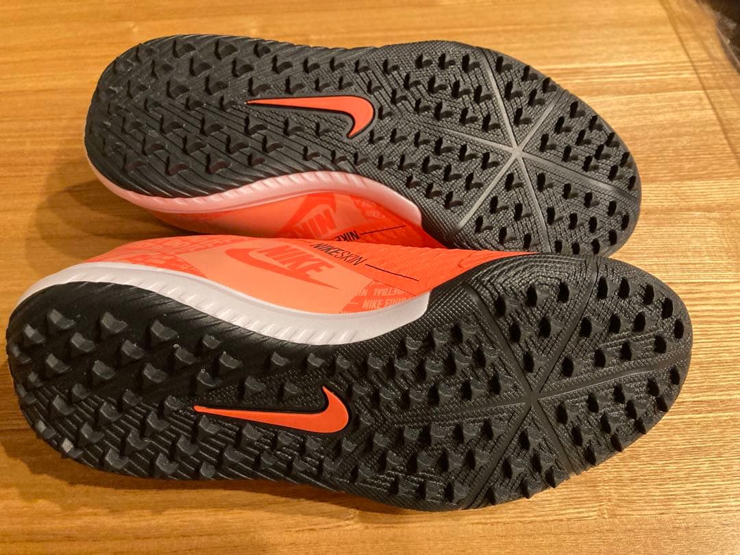 NIKE サッカーシューズ　ジュニア用　2足セット　新品未使用