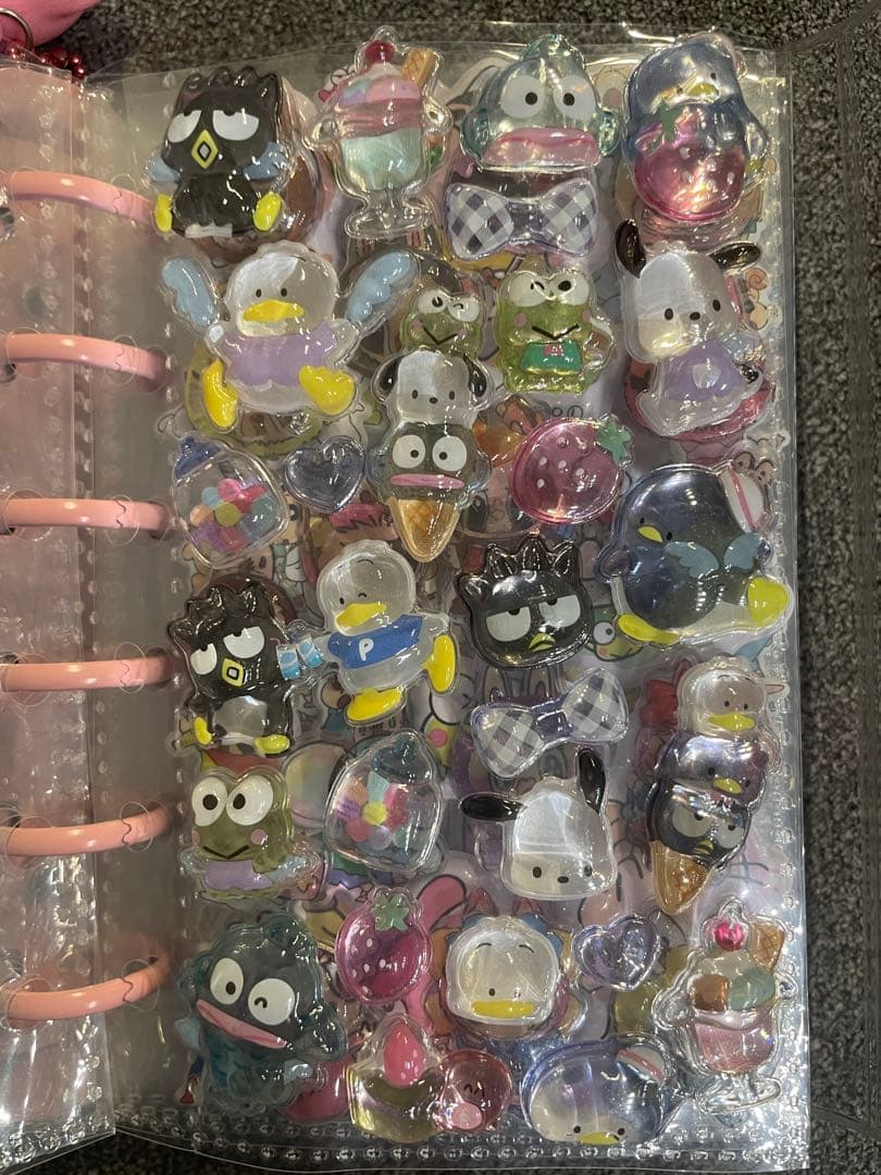 サンリオ　ボンボンドロップシール　シール手帳　ラブブ