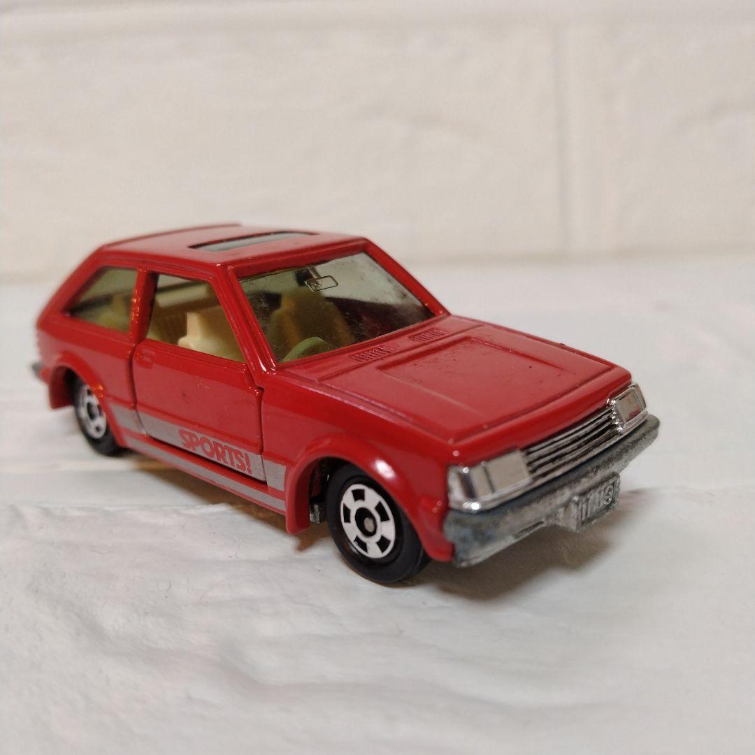 トミカ黒箱　マツダ ファミリア 1500XG