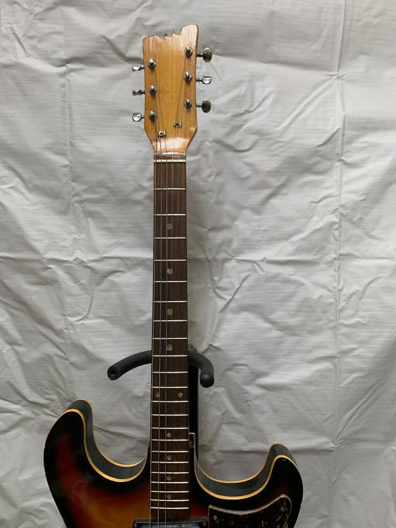 リペアショップ発　ビザール　セミアコタイプ　整備済み