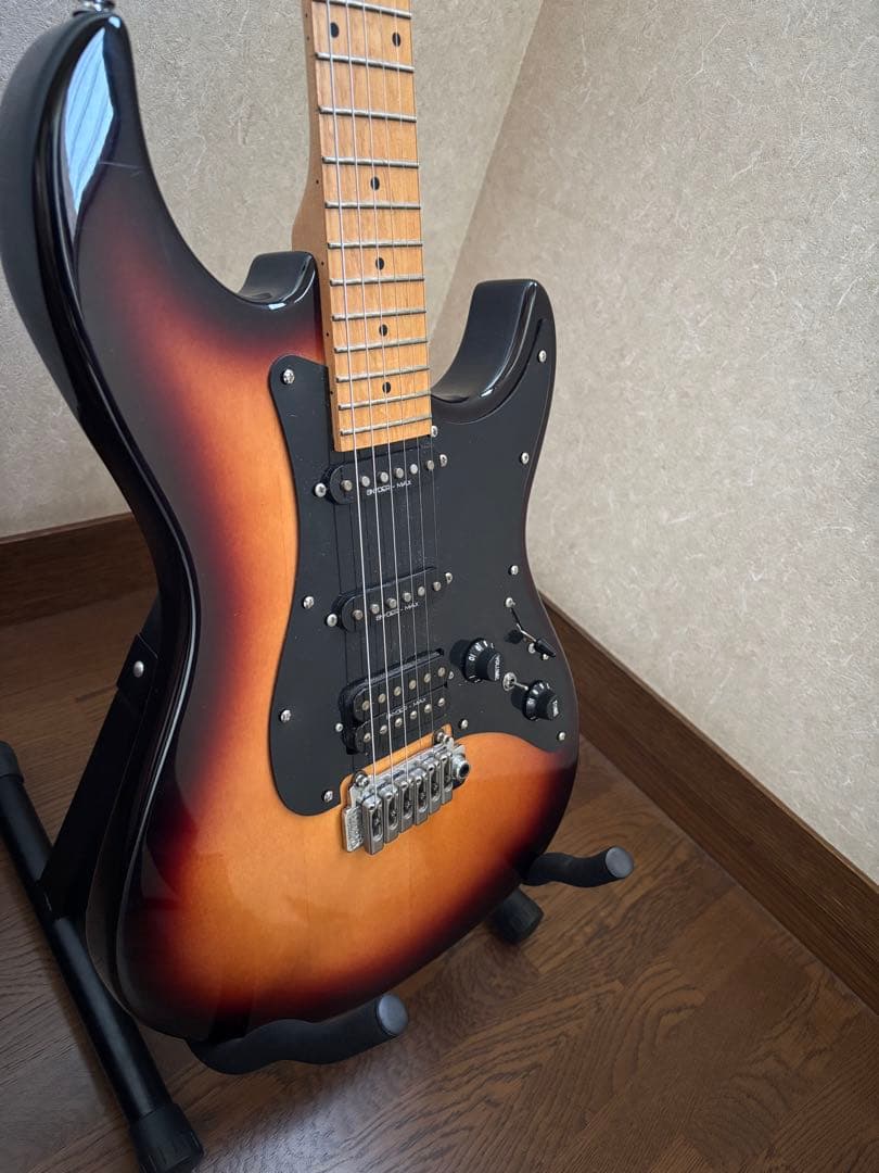 Elioth S305 ストラトキャスター　サンバースト