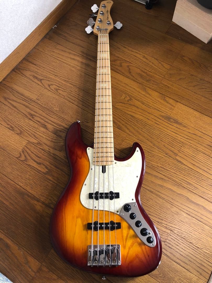 Sire V7 5ST Ash ☆純正ケース付き☆