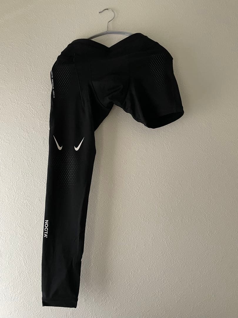 NOCTA メンズ シングルレッグ バスケットボールタイツ (黒) 右 S