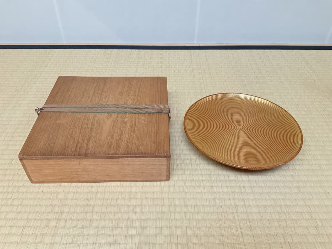 萩井好斎　ろくろ目足付菓子器072