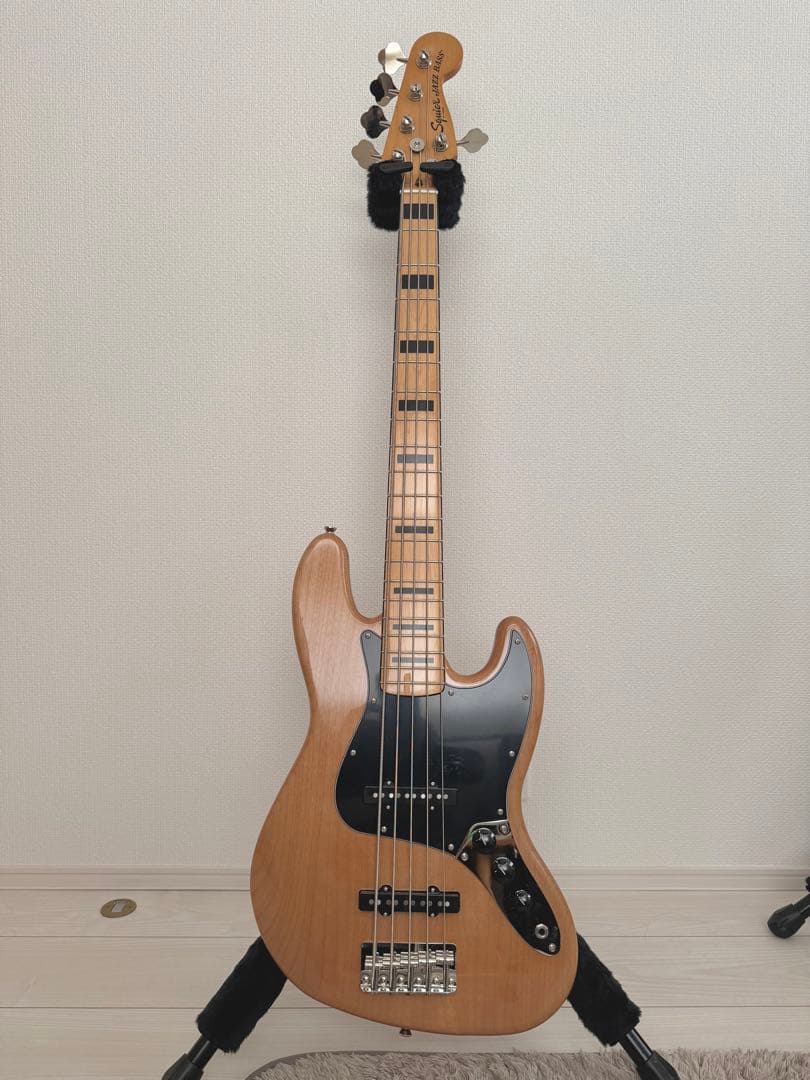 ベース Squier Classic Vibe '70s Jazz Bass V