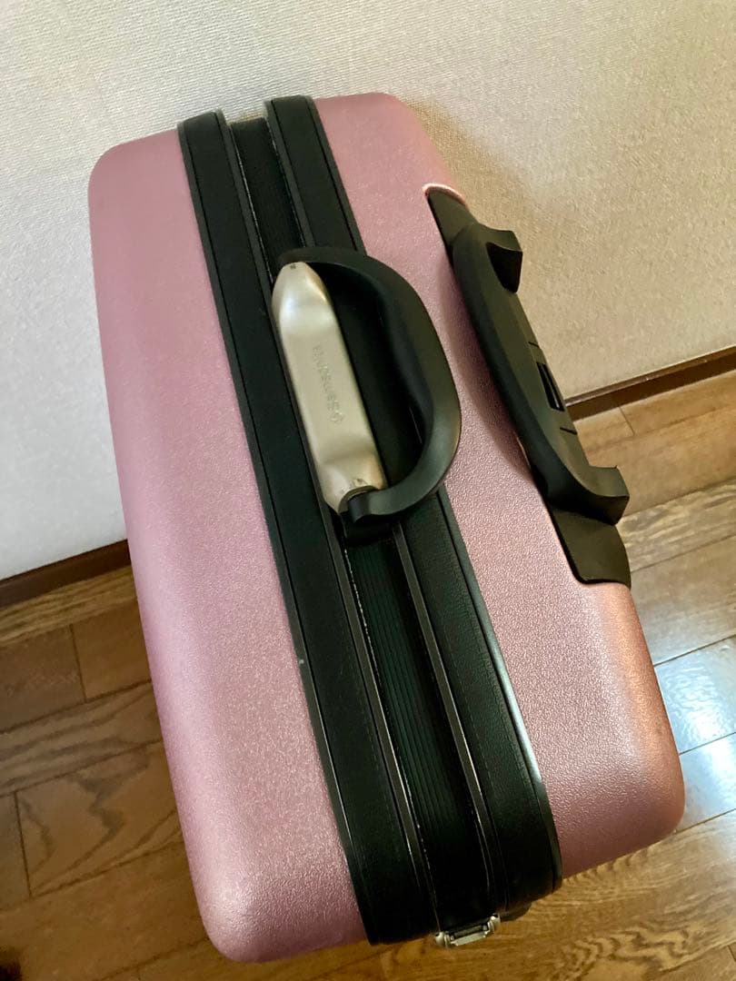 【SAMSONITE】★ハローキティ　スーツケース★レトロ可愛い　ローズピンク