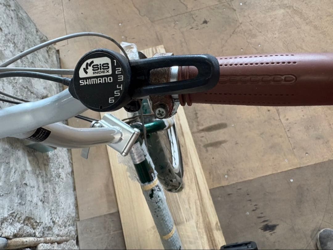 新品同様・未使用折りたたみ自転車 Shimano 20インチ 6段変速 グリーン