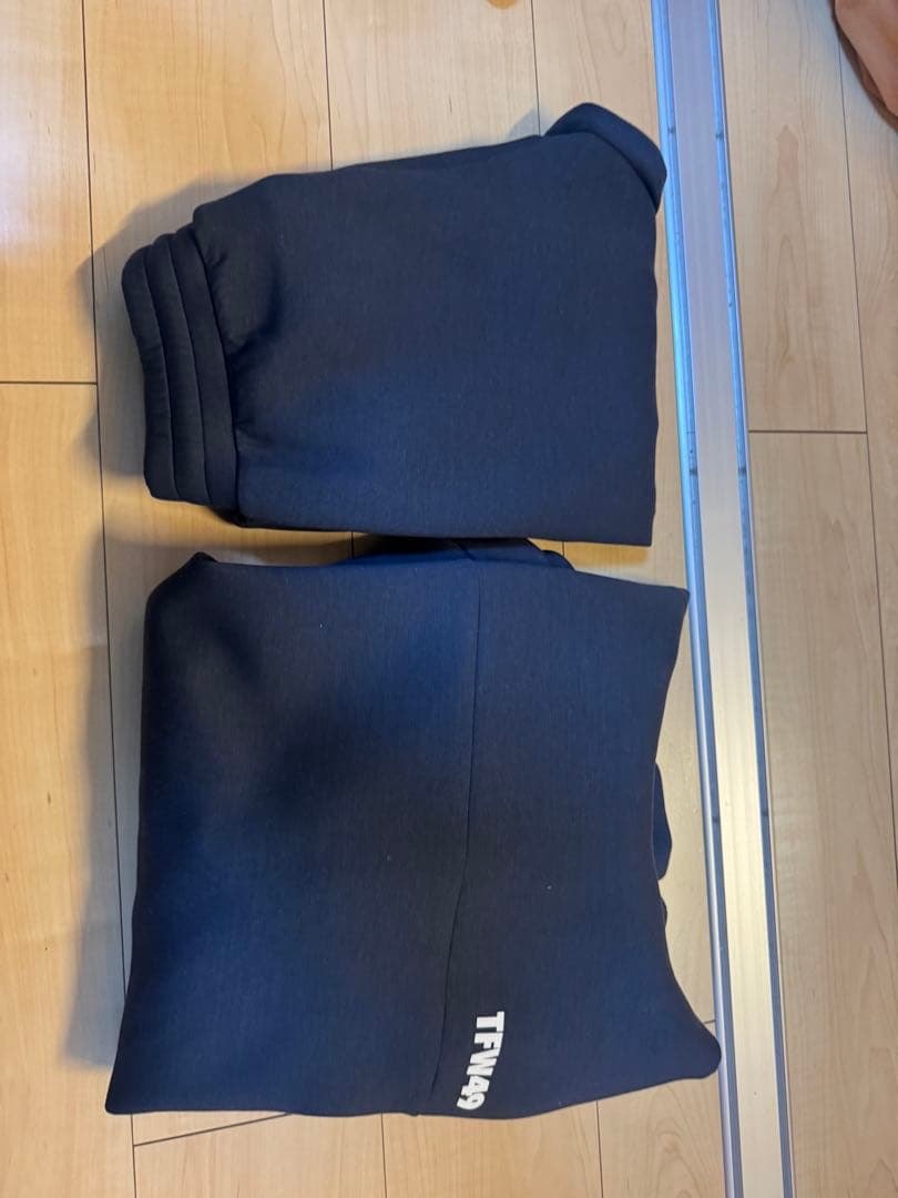 【超美品】tfw49 CARDBOARD MATERIAL 上下セット