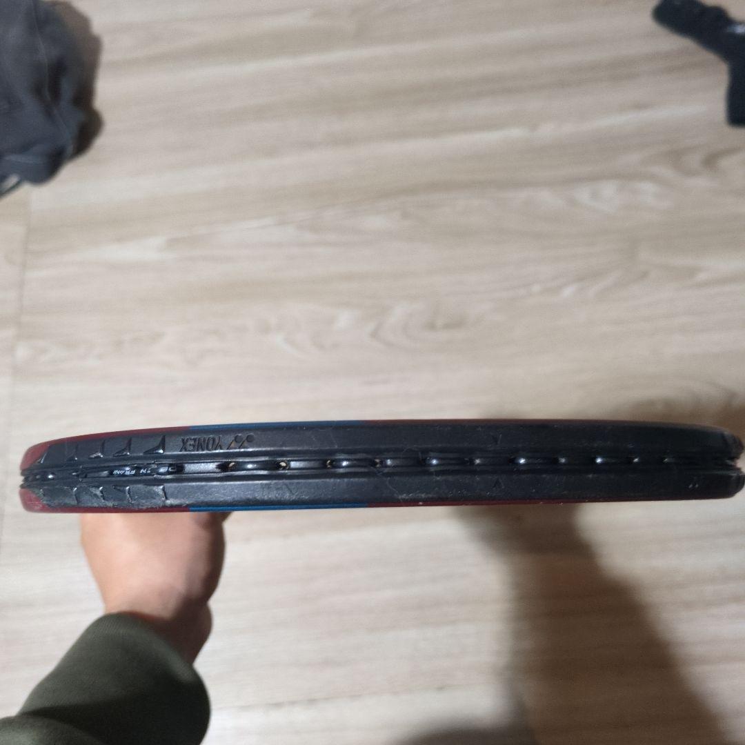 YONEX VCORE 95 テニスラケット グリップ2