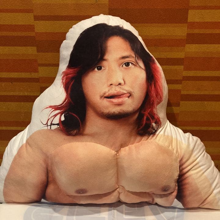 即購入可！ 新日本プロレスリング 筋肉クッション ヒロム 高橋ヒロム １種