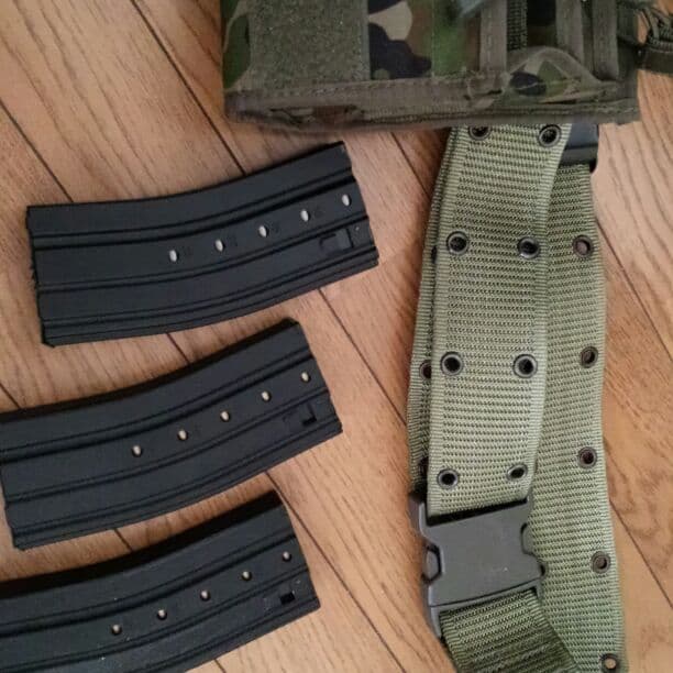 【激安特価】★陸上自衛隊PX実物＆マガジン③本＆マガジンポーチ★】