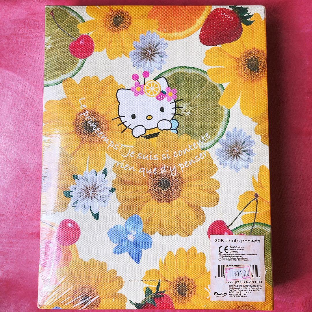 希少レア　ハローキティ　USA アルバム　缶ケース　着ぐるみ　ハチ　2003