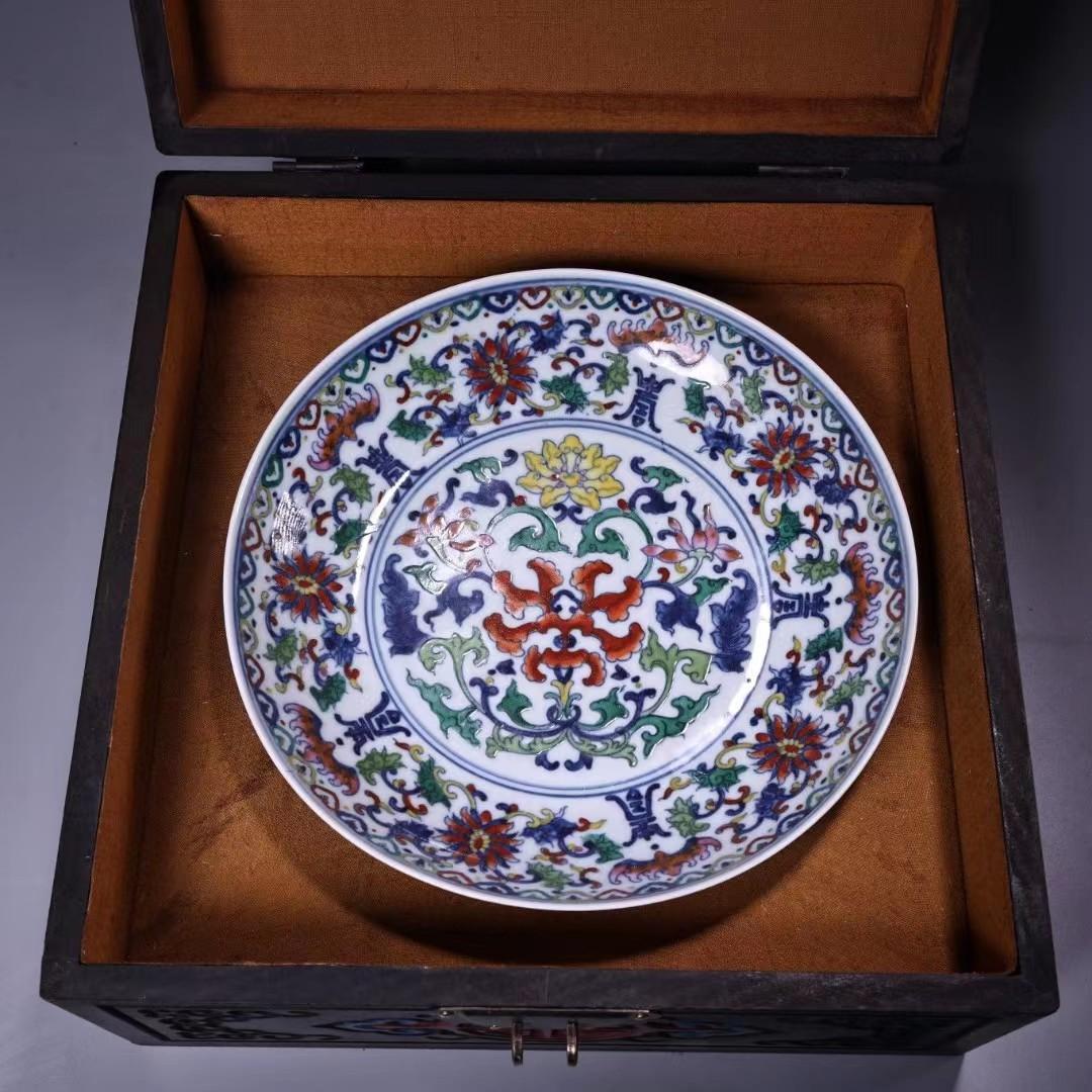 中国古美術・珍蔵粉彩斗彩陶磁器の皿・中皿・置物・純手描き・茶道具・文房具・箱付き