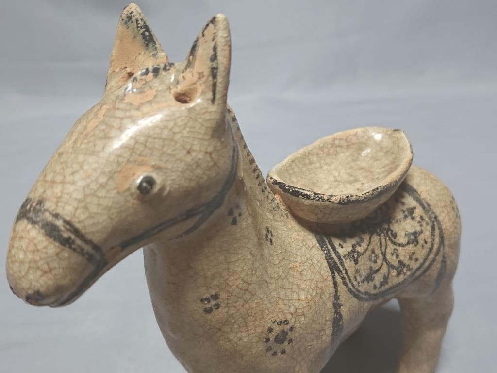 タイ　カロン窯　鉄絵馬形灯火器造形物　15～16世紀
