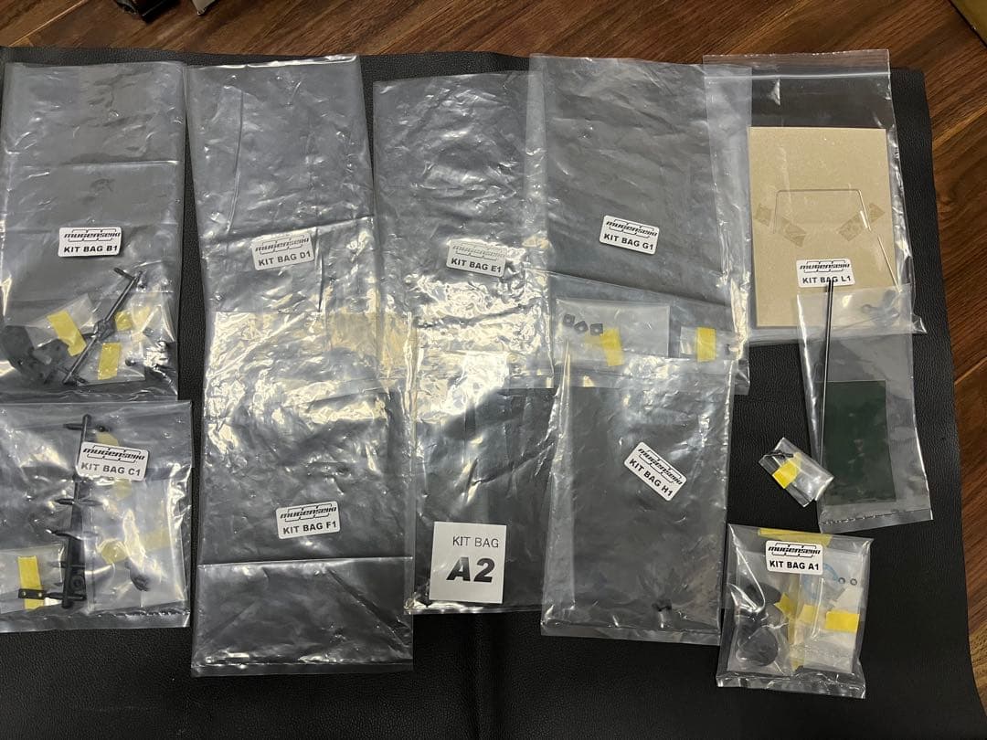 無限　MSB1 予備パーツ新品ボディー、主要オプション付き、検アソシ　ヨコモ